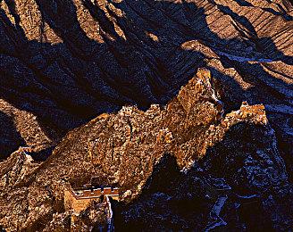 《飞越13号房》发布新预告，试玩版预计9月在Steam推出